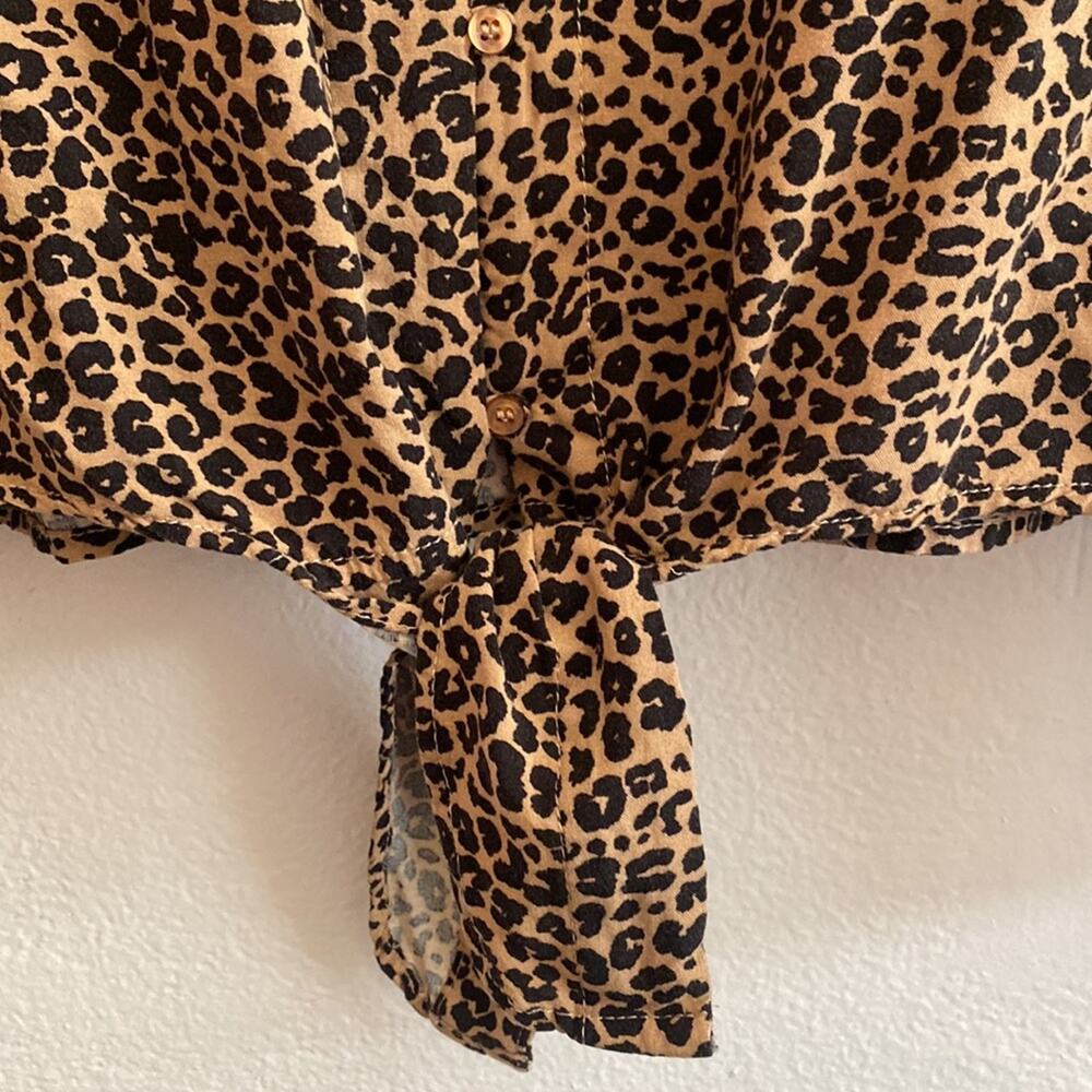 Cheetah print blouse C & C California L - Picture 2 of 8